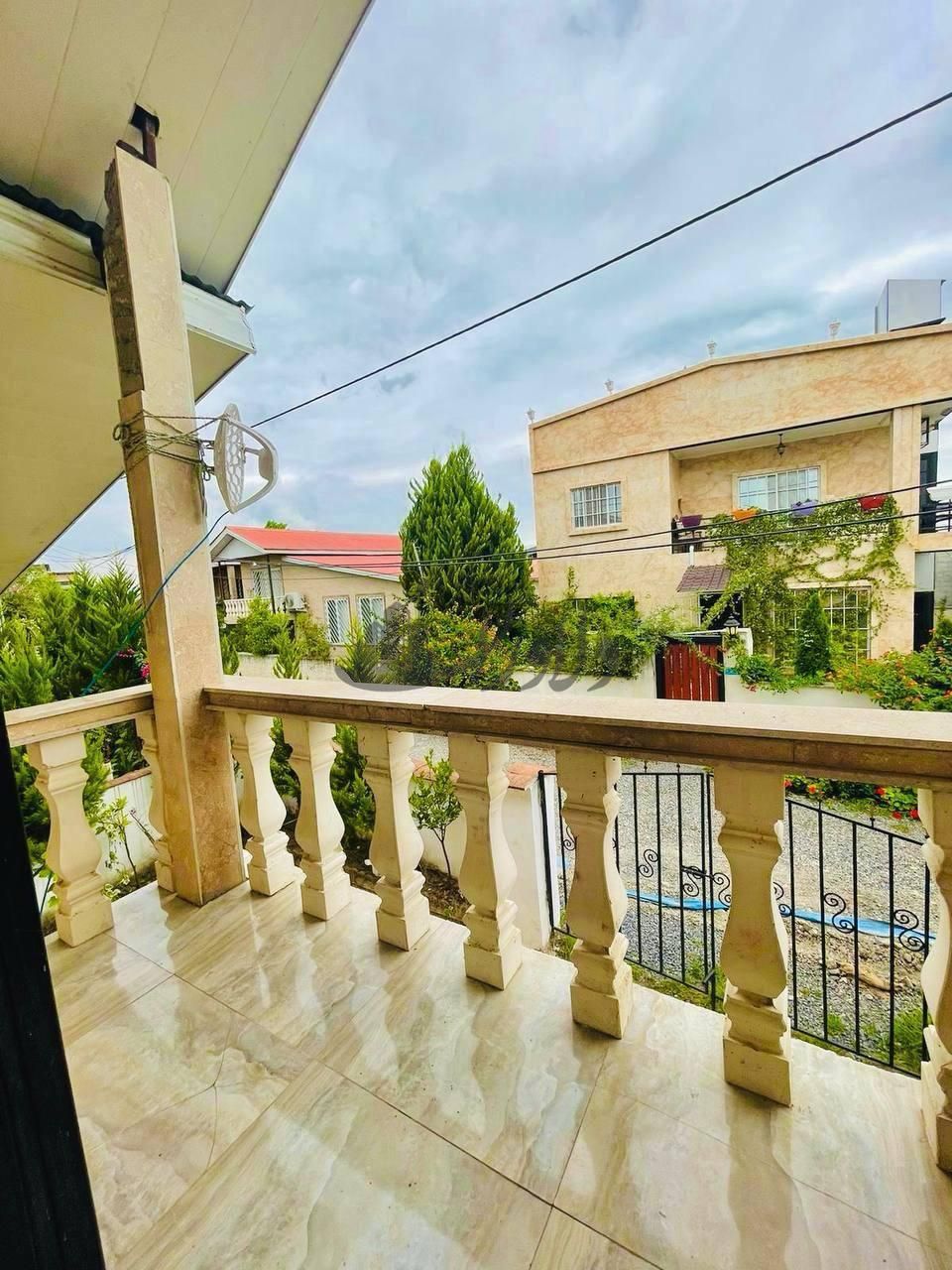 ویلا نیم پیلوت جاده دریا (کلوده)