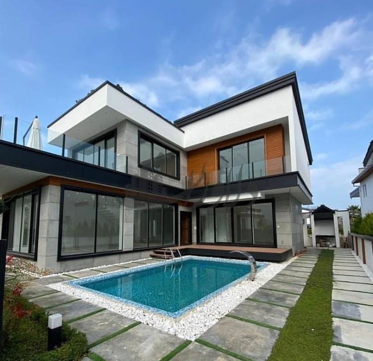 فروش ویلا مدرن در رویان سیاهرود – ۴۰۰ متر بنا | استخر + روف | سنددار