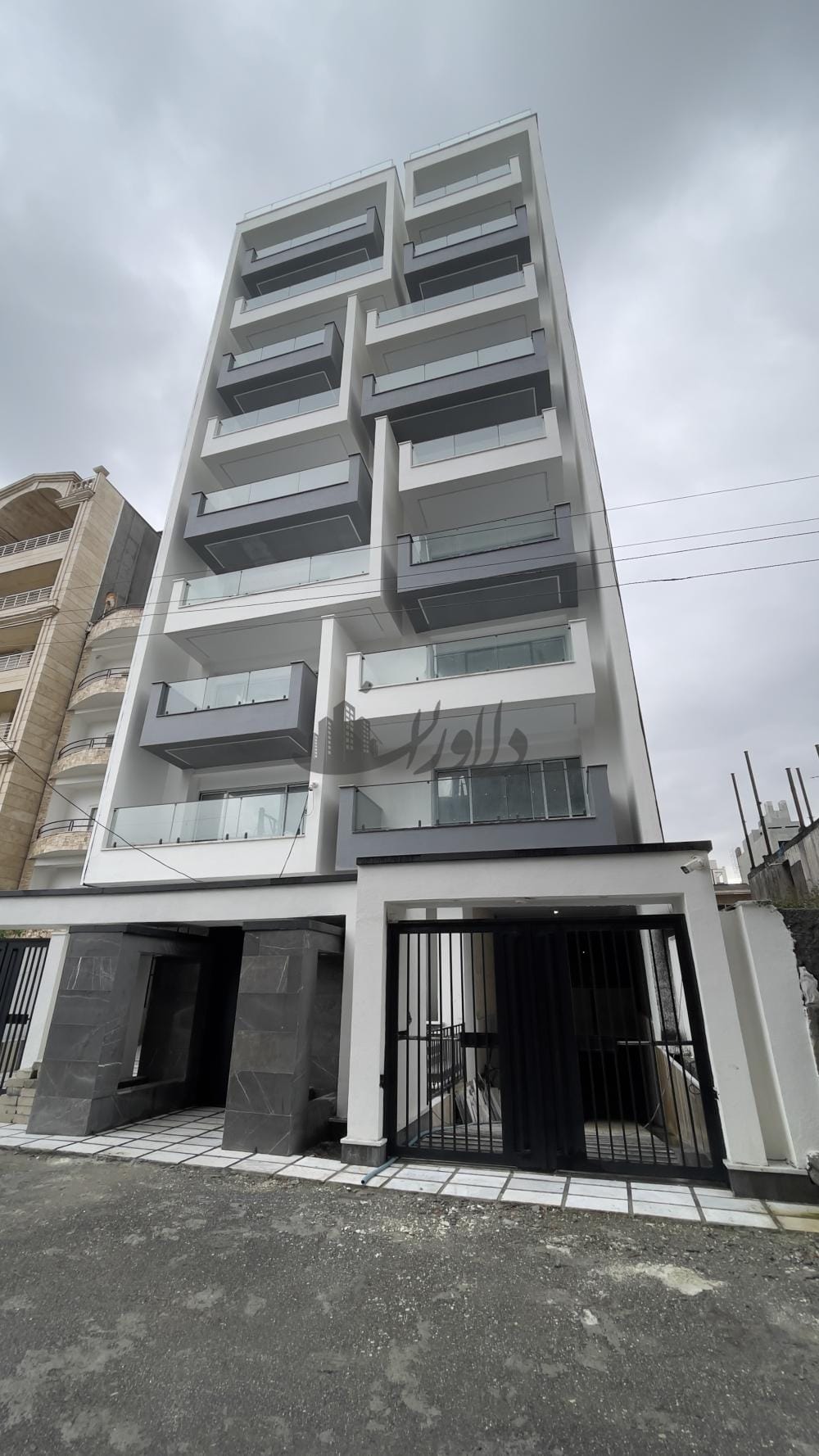 فروش آپارتمان نوساز ساحلی ۱۴۰ متری در ایزدشهر