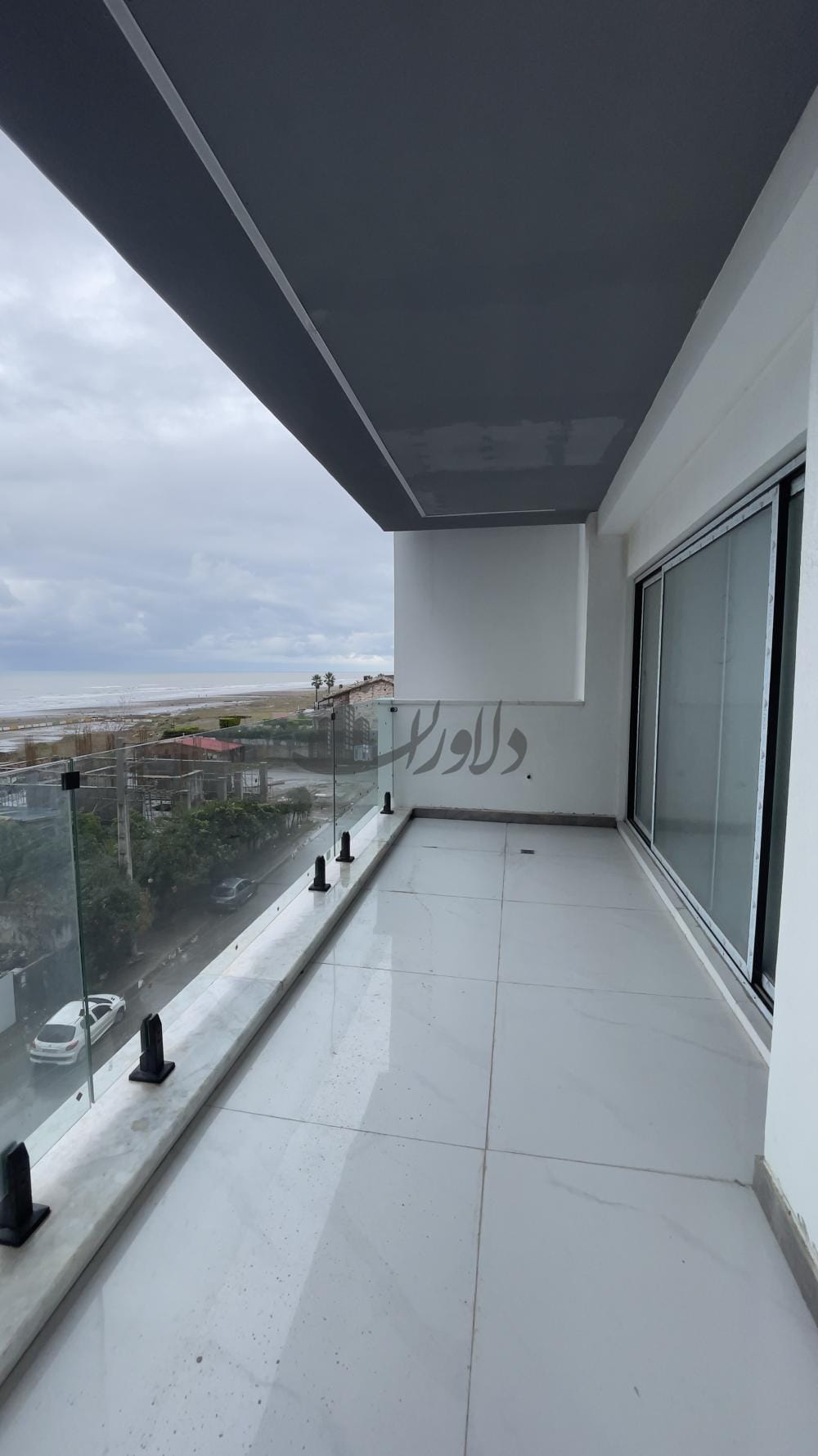 فروش آپارتمان نوساز ساحلی ۱۴۰ متری در ایزدشهر