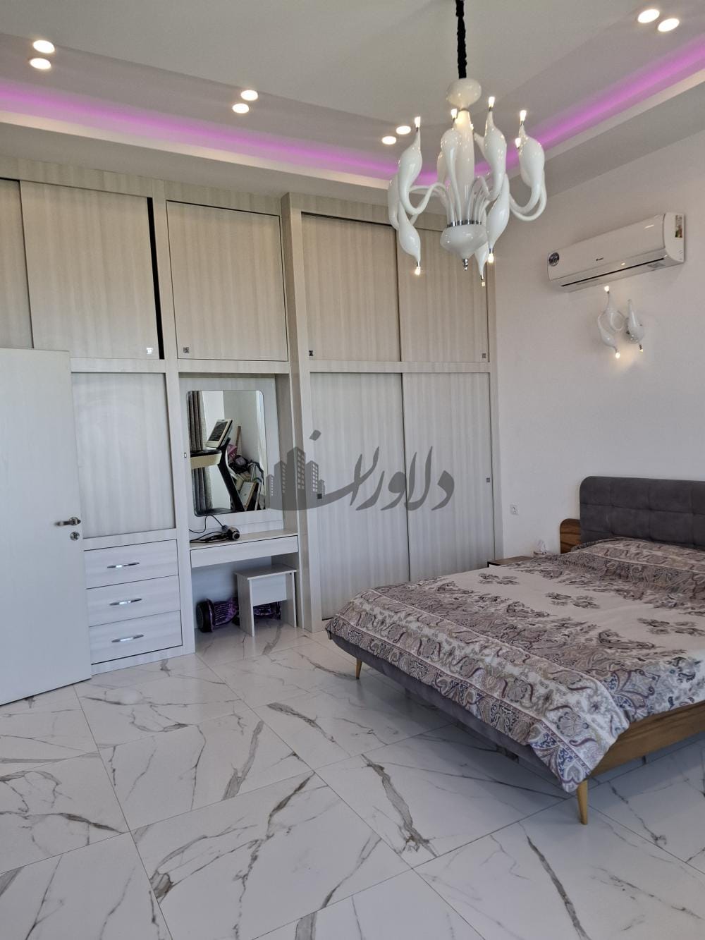 فروش ۷۰۰متر ویلا دوبلکس استخردار شهرک برند جنگلی