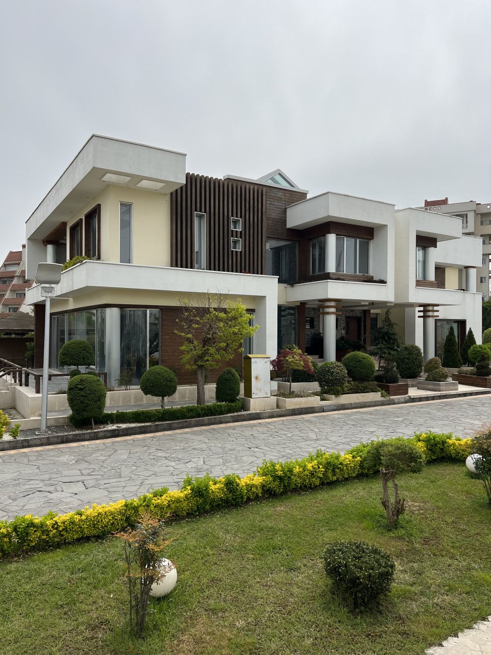 ویلای سوپر لاکچری در بهار نارنج
