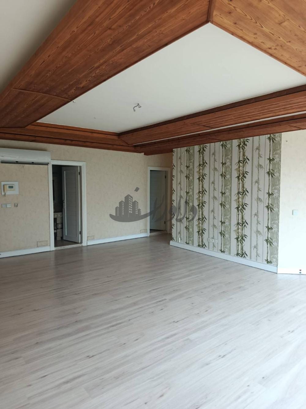 🏡 آپارتمان ۱۳۵ متری طبقه اول در ایزدشهر