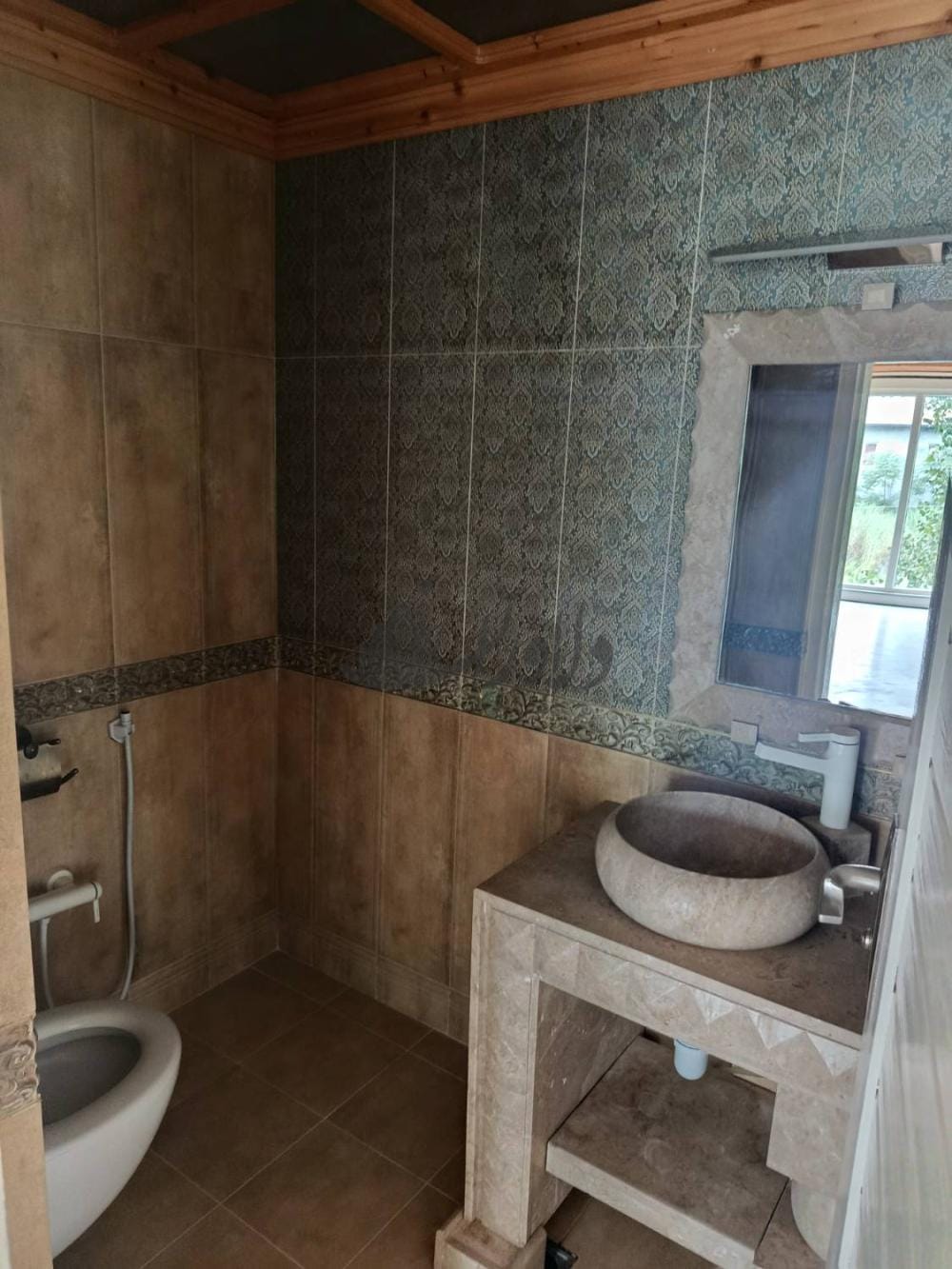 🏡 آپارتمان ۱۳۵ متری طبقه اول در ایزدشهر