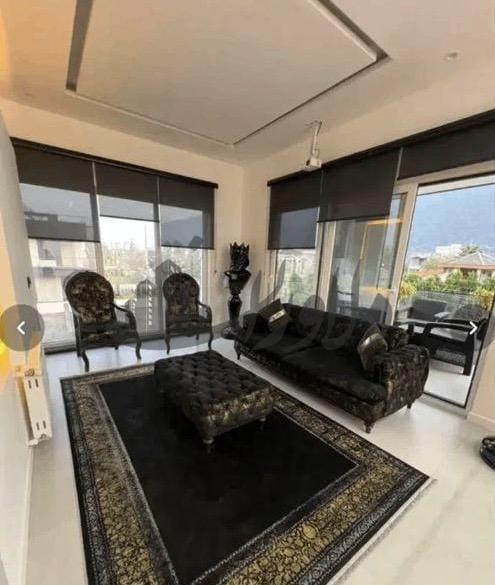 فروش ویلای  لوکس استخردار در بهترین منطقه چلک
