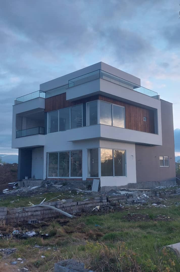 فروش ویلای دوبلکس ۳۶۰متری در یکی از مجتمع های ایزدشهر