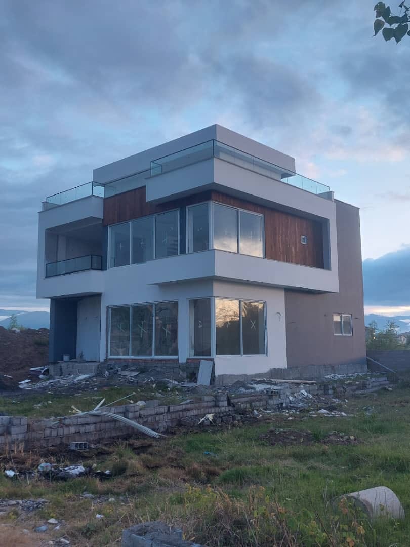 فروش ویلای دوبلکس ۳۶۰متری در یکی از مجتمع های ایزدشهر