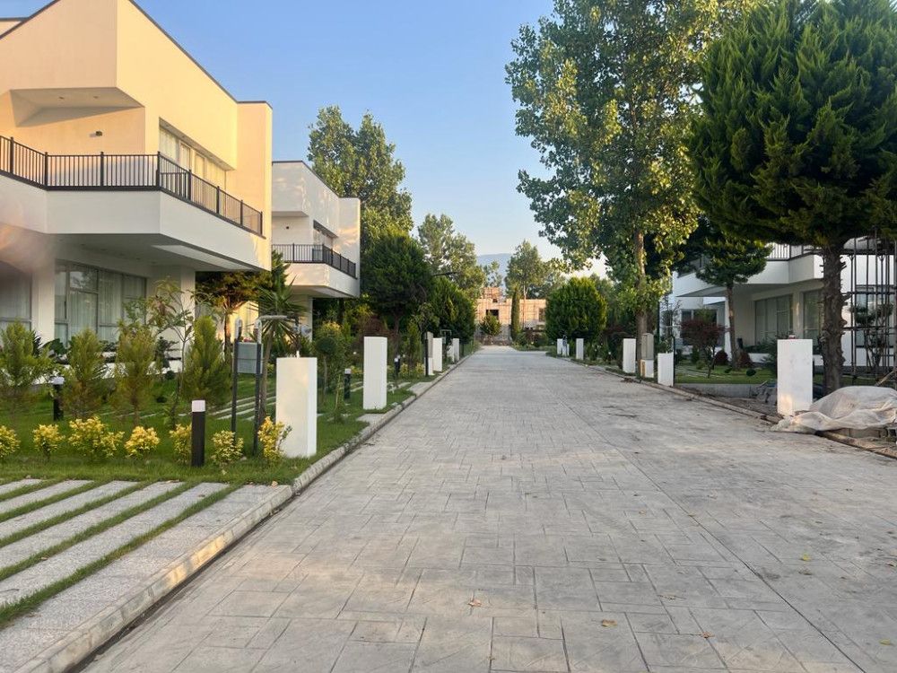 فروش  ویلای مدرن ۴۵۰ متر بنا  روف گاردن منطقه ونوش