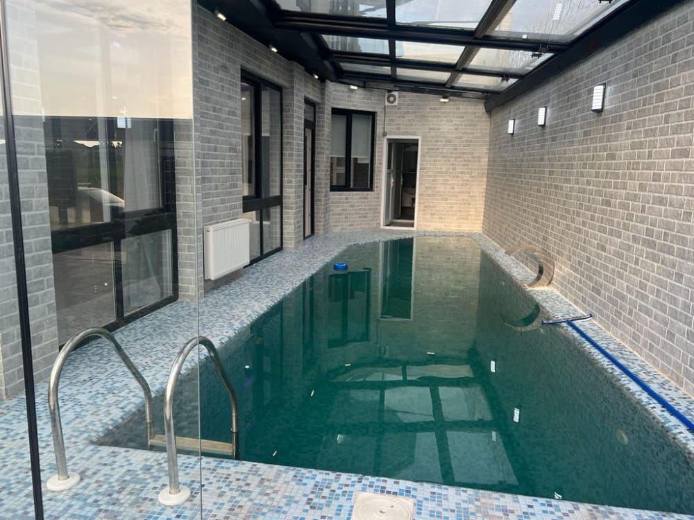 فروش ویلا مدرن جنوبی ۴۴۰ متر بنا استخردار چلندر