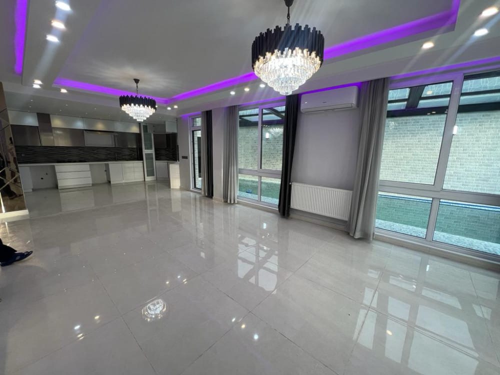 فروش ویلا مدرن جنوبی ۴۴۰ متر بنا استخردار چلندر