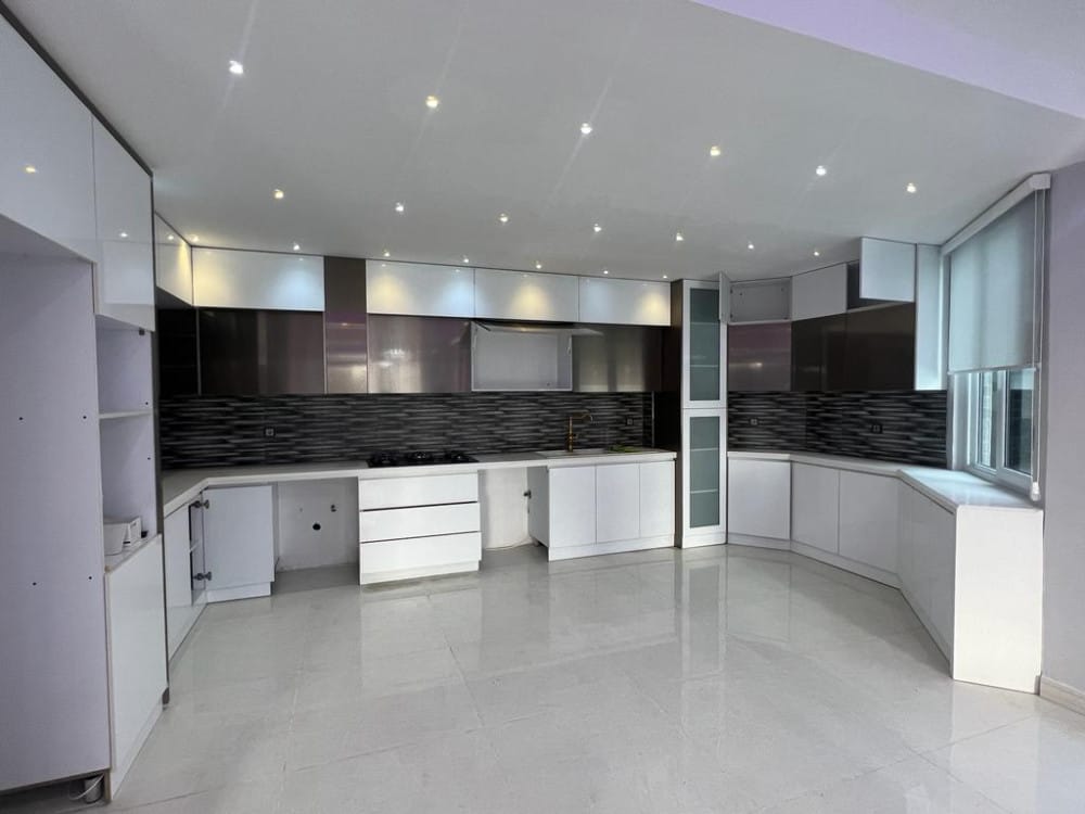 فروش ویلا مدرن جنوبی ۴۴۰ متر بنا استخردار چلندر