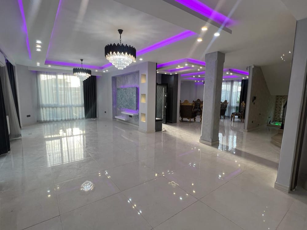 فروش ویلا مدرن جنوبی ۴۴۰ متر بنا استخردار چلندر