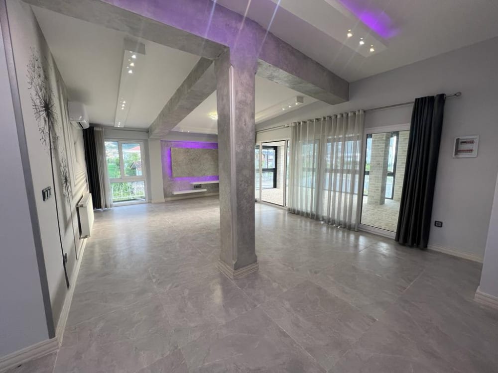 فروش ویلا مدرن جنوبی ۴۴۰ متر بنا استخردار چلندر