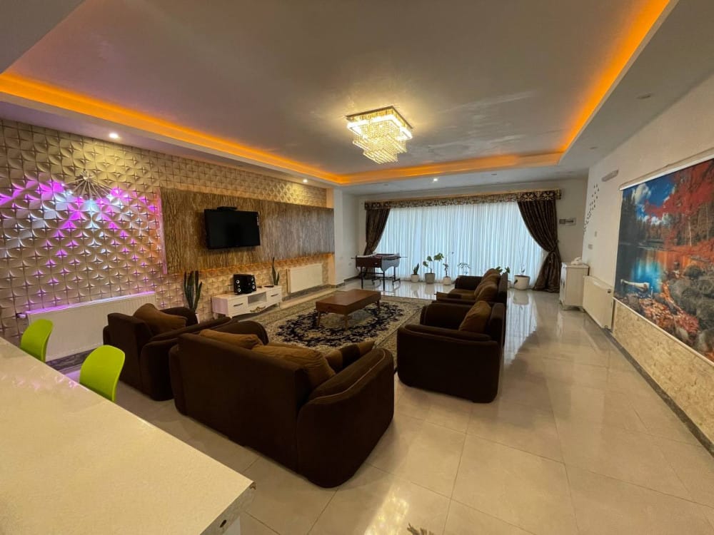 فروش ویلای دوبلکس ۲۸۰متری استخردار  جنب خانه دریا(سرخرود)