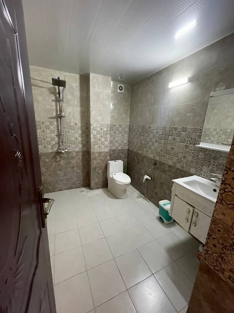 فروش ویلای دوبلکس ۲۸۰متری استخردار  جنب خانه دریا(سرخرود)