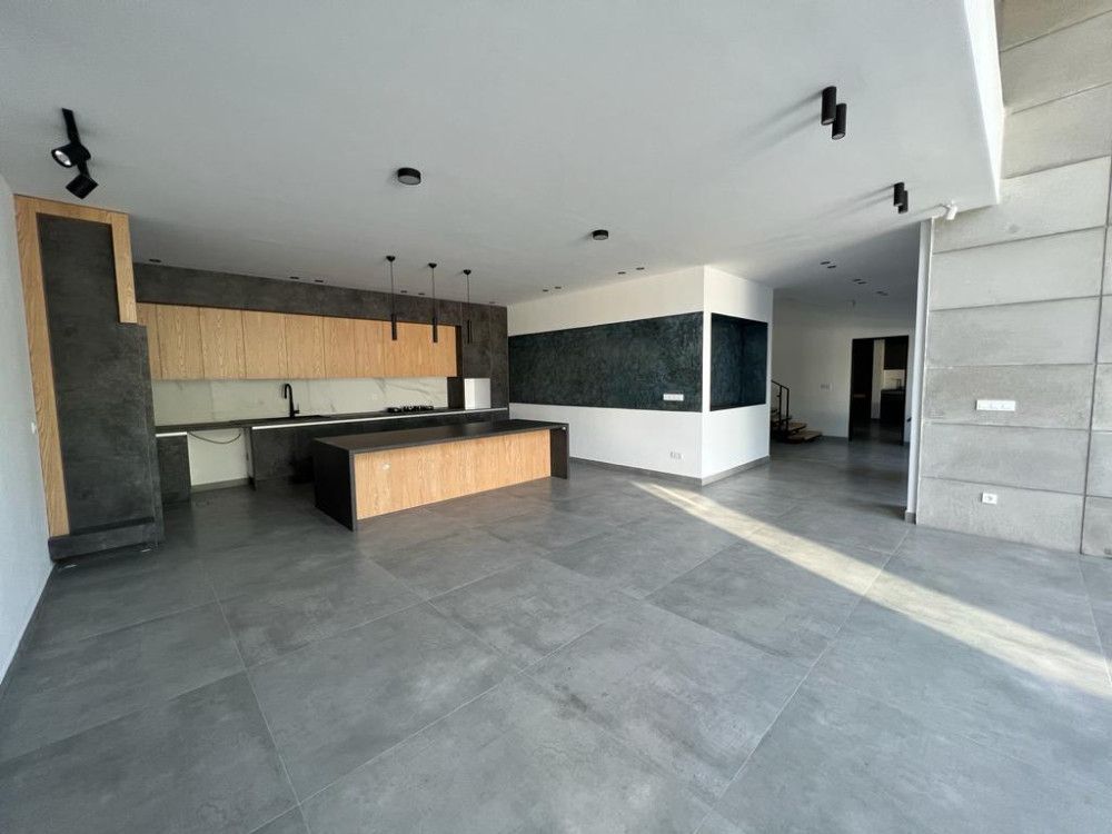 ویلای استخردار شهرکی نمای مدرن زمین ۱۰۰۰ متر لتینگان