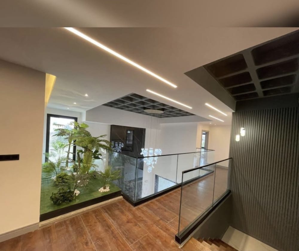 ویلا سوپر فول مدرن لاکچری شهرکی برند منطقه  با دکوراتیو مدرن