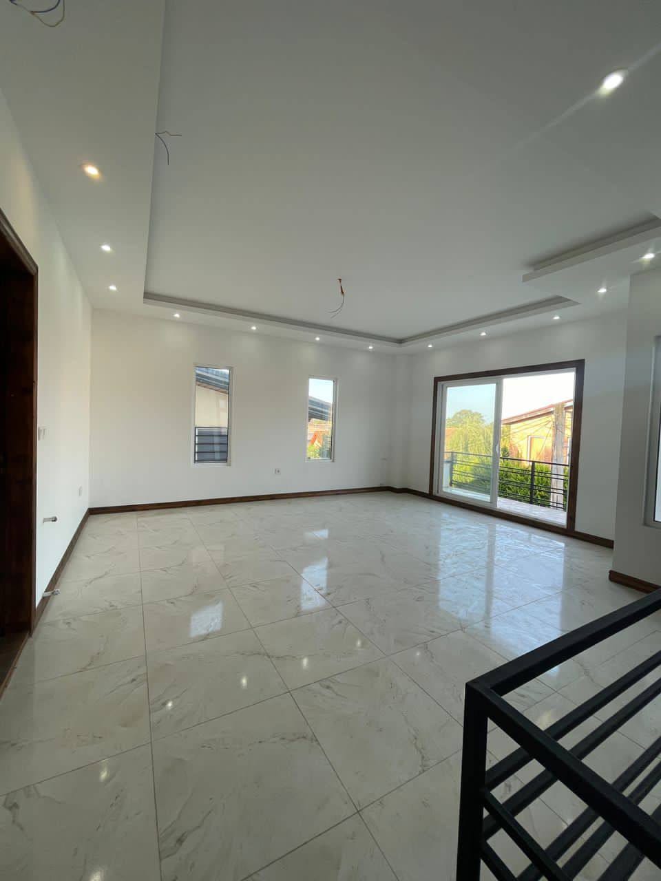 ویلا دوبلکس ۳۶۰متری در منطقه زیبای رویان