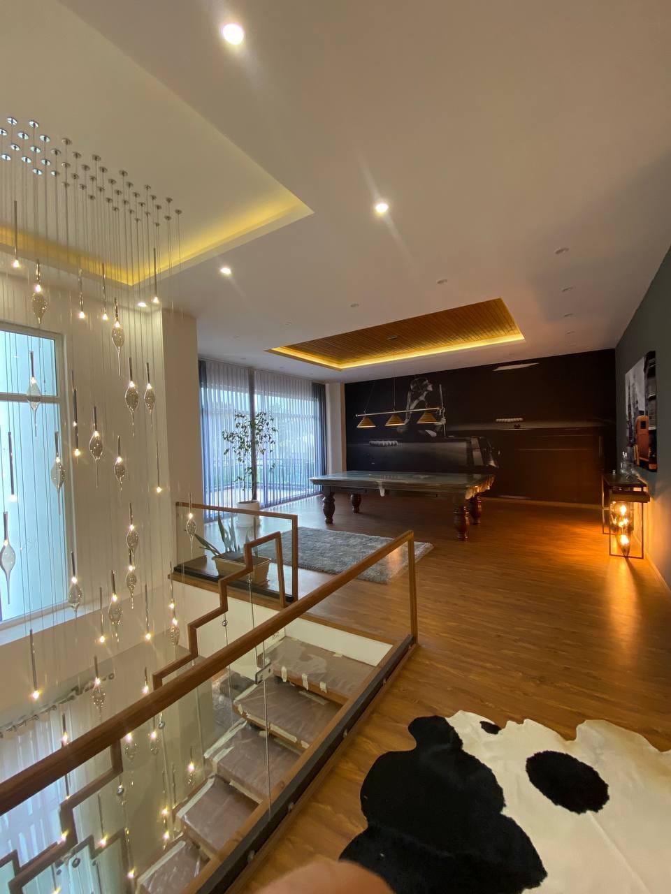 فروش ویلای شهرکی مدرن۱۲۰۰متریدرمنطقه ی زیبای ونوش