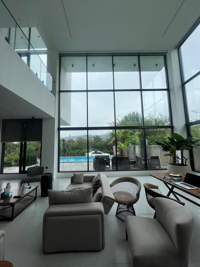 فروش ویلا  استخردار دوبلکس  مدر ن  در رویان