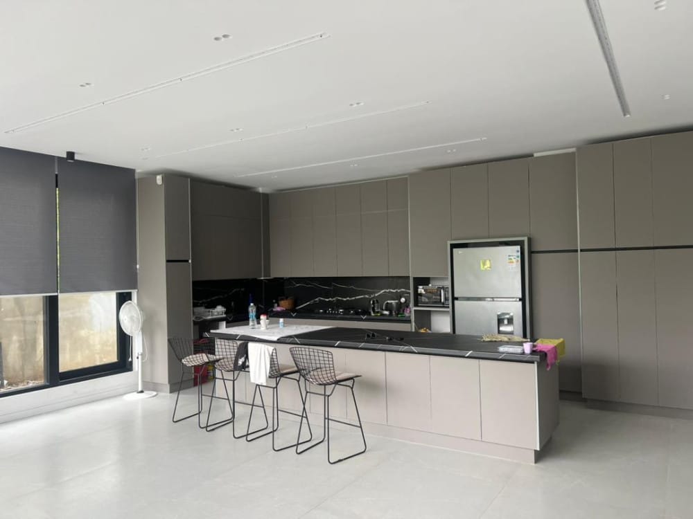 فروش ویلا  استخردار دوبلکس  مدر ن  در رویان