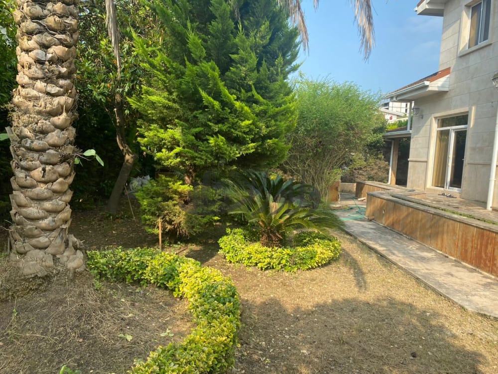 ویلای شهرکی برند با ماشاعات عالی