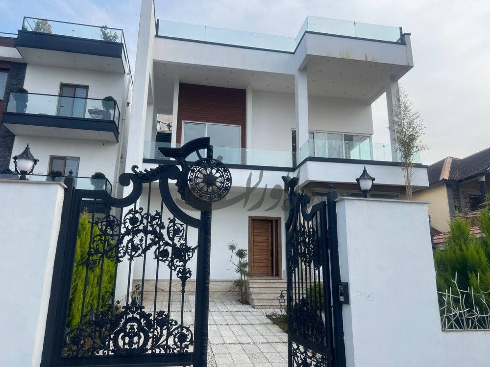 فروش ویلای مدرن همراه با روف گاردن منطقه رویان