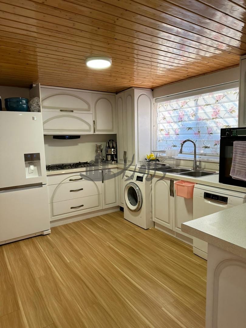 ویلا دوبلکس استخردار خوش قیمت