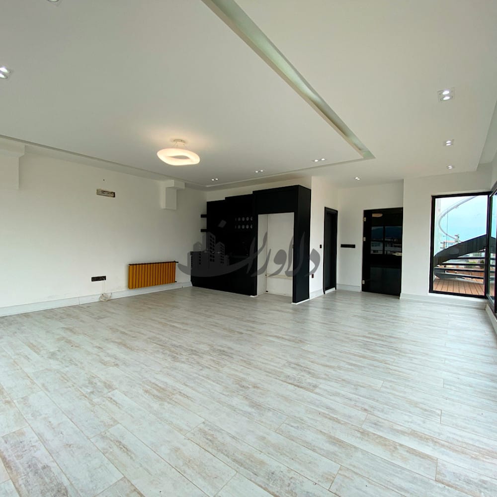 ویلای خوش ساخت با «آسانسور» آرام شمال