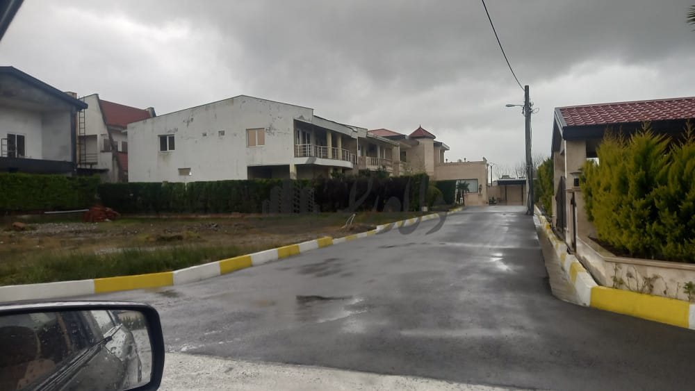 زمین داخل شهرک