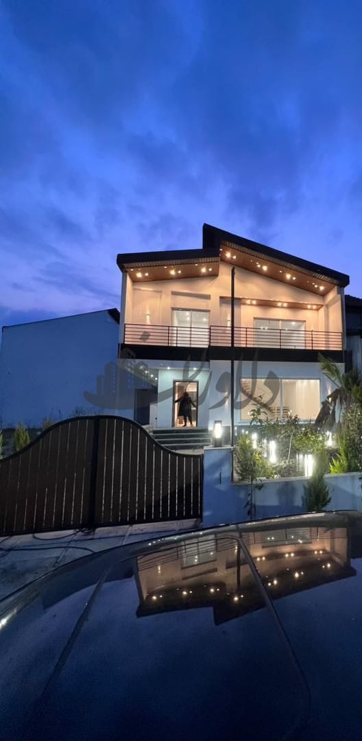 ویلای شهرکی در ایزدشهر   نوساز با متریال روز  سند مدارک کامل