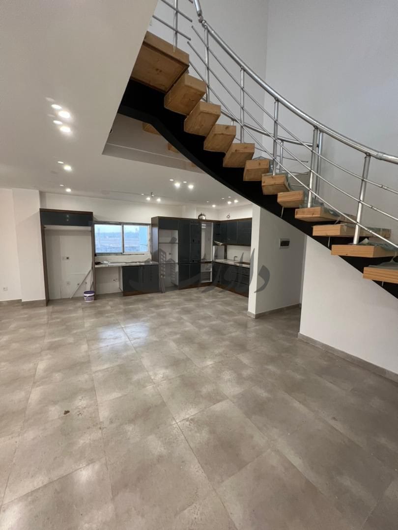 ویلای شهرکی در ایزدشهر   نوساز با متریال روز  سند مدارک کامل