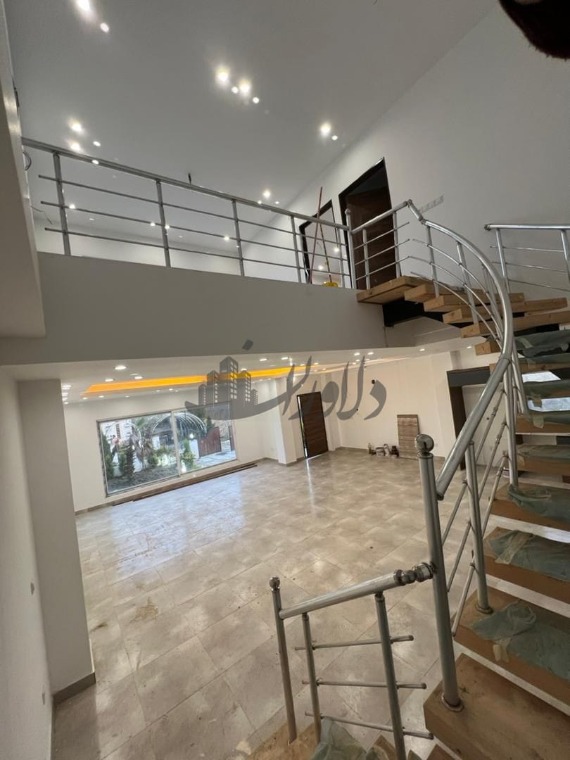 ویلای شهرکی در ایزدشهر   نوساز با متریال روز  سند مدارک کامل