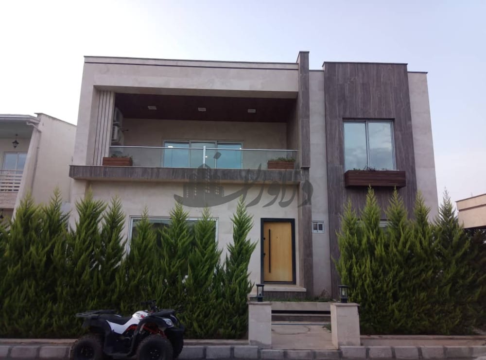 فروش ویلا دوبلکس شهرکی با متریال به روز  در ایزدشهر