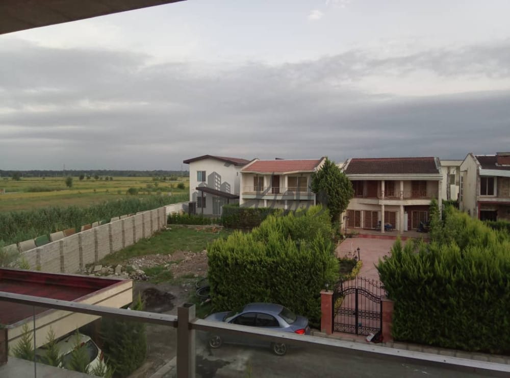 فروش ویلا دوبلکس شهرکی با متریال به روز  در ایزدشهر