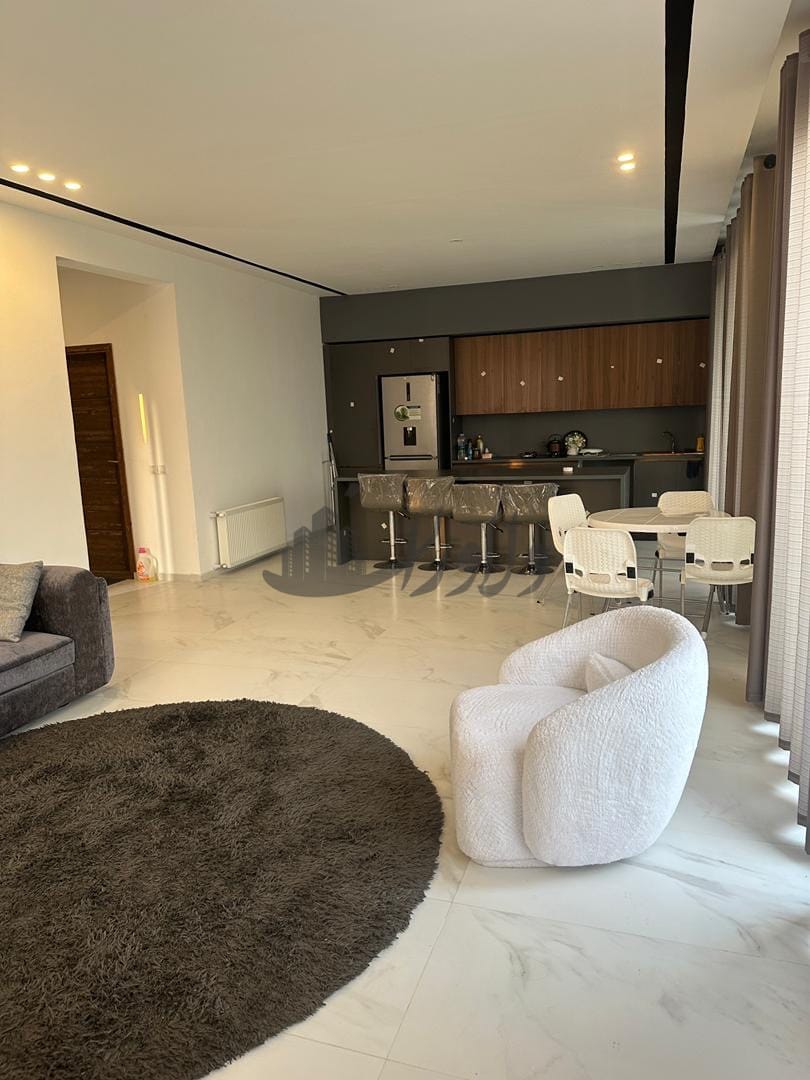 فروش ویلا  فلت استخردار  شهرکی  ۳۰۰متری  با نمای مدرن در ایزدشهر