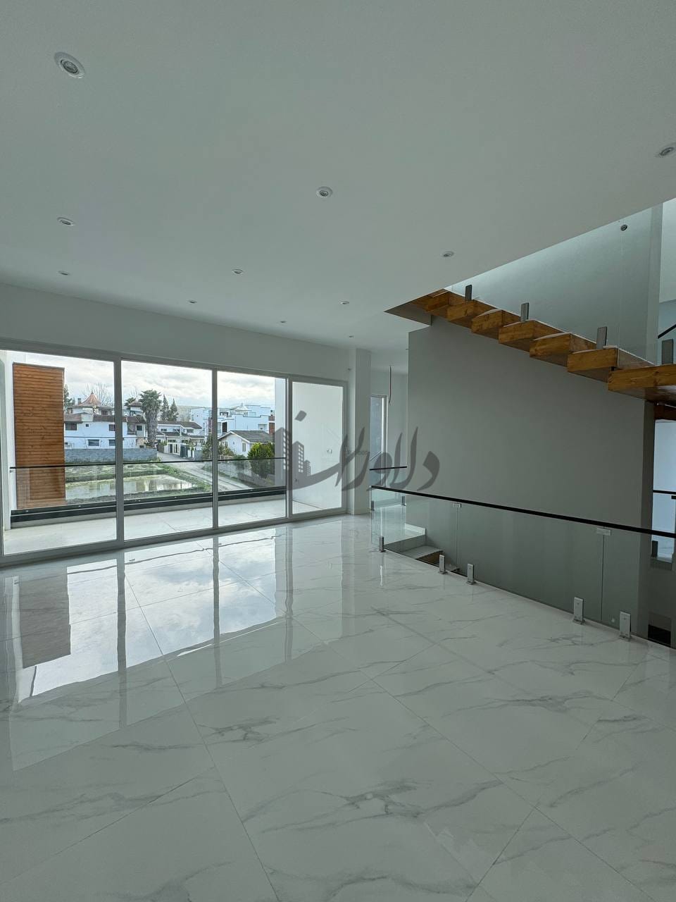 فروش ویلا ۵۳۰متری دوبلکس استخردار  جنگلی