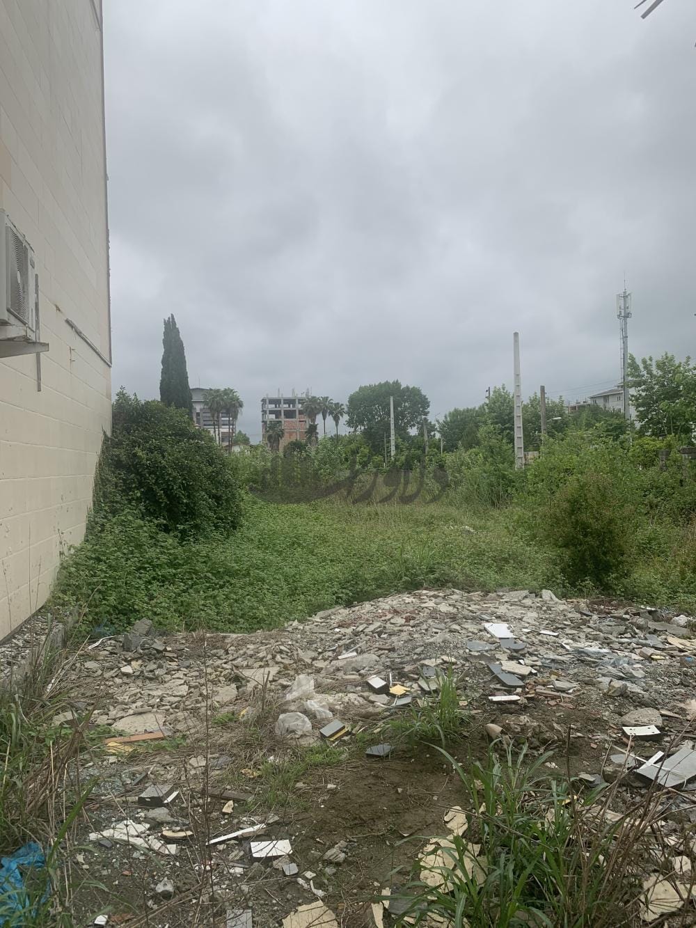 مشارکت در ساخت ١١٧٠ متر زمین در مرکز شهر