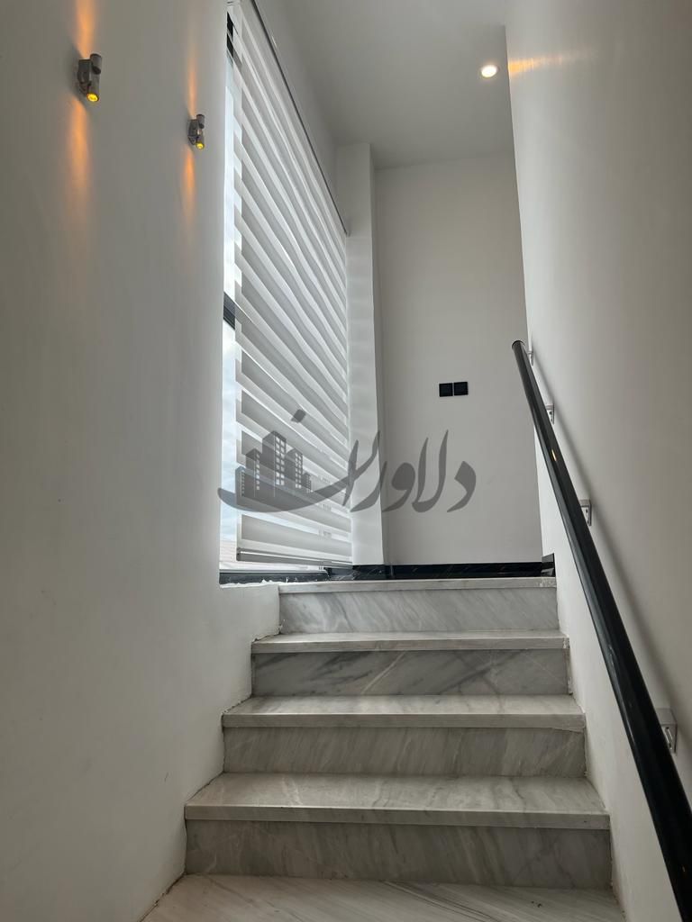 فروش ویلا تریبلکس استخردار