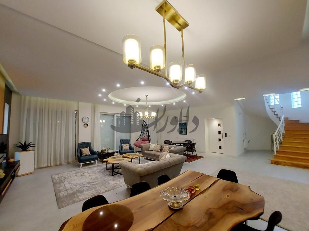 فروش ویلای نما انگلیسی فرنیش در محمودآباد