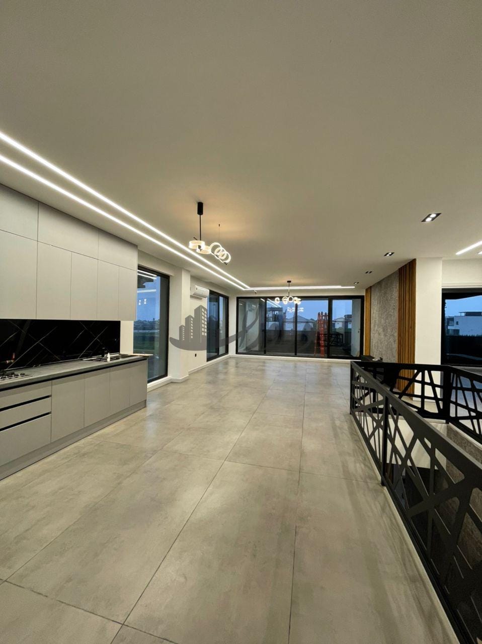 فروش ویلا شهرکی نوساز استخردار