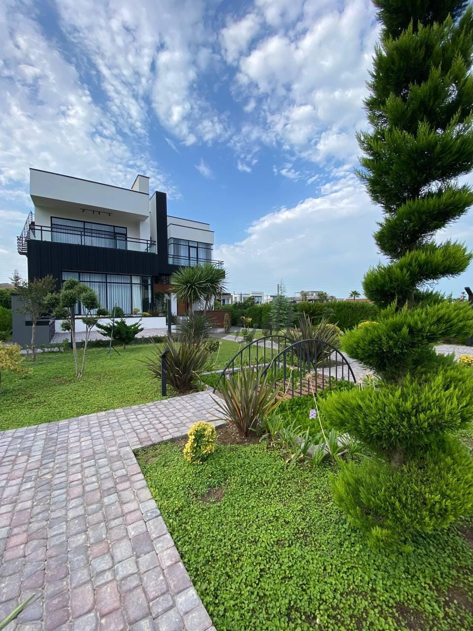 فروش ویلا دوبلکس مدرن استخردار