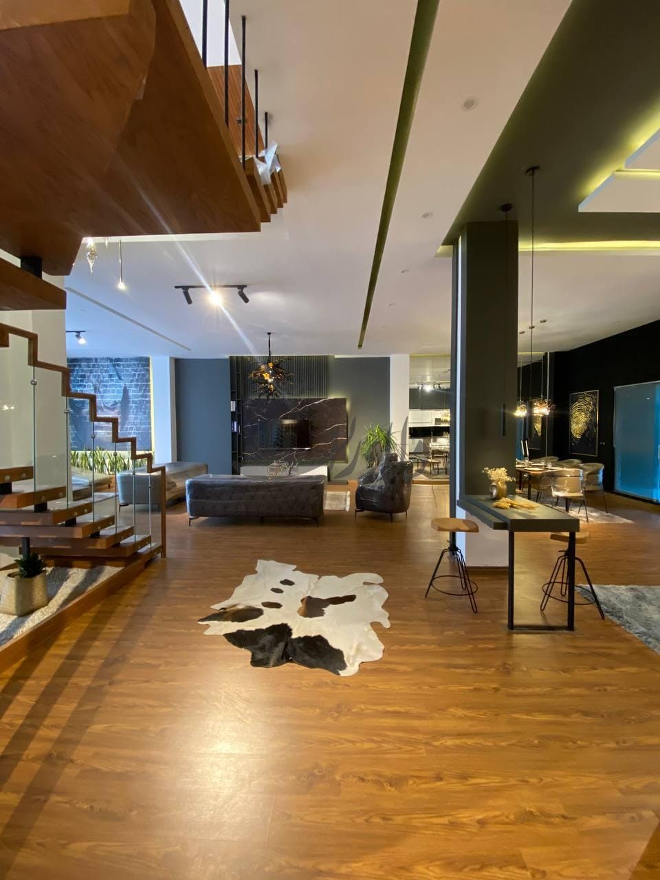 فروش ویلا دوبلکس مدرن استخردار