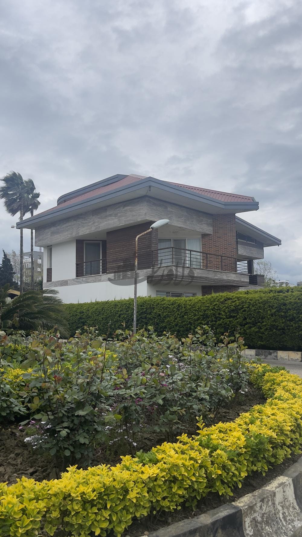 فروش و تهاتر ویلا پلاک اول دریا شهرکی ساحلی  ۴۵۰متر در نور