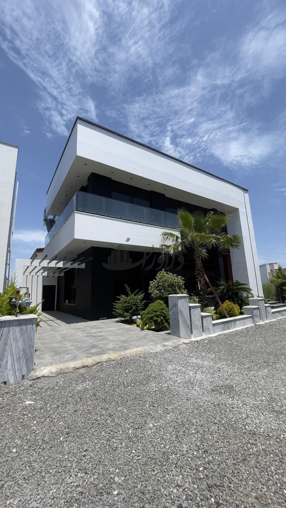 فروش وتهاتر ویلای نوساز شهرک خانوادگی ۳۵۰ متر در ایزدشهر