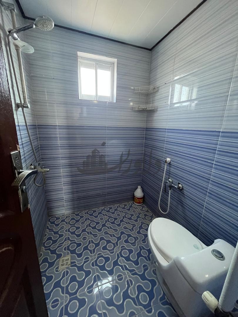 اجاره سالیانه آپارتمان ساحلی دوخوابه با ویو بی‌نظیر دریا در ایزدشهر