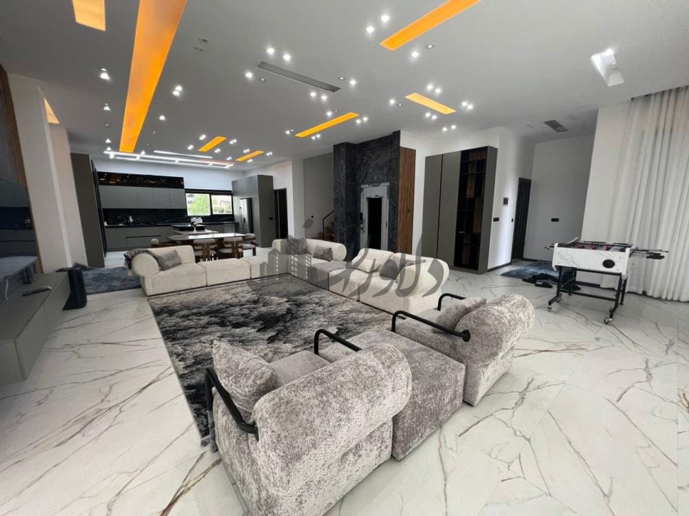 ویلا مدرن شهرکی فول امکانات