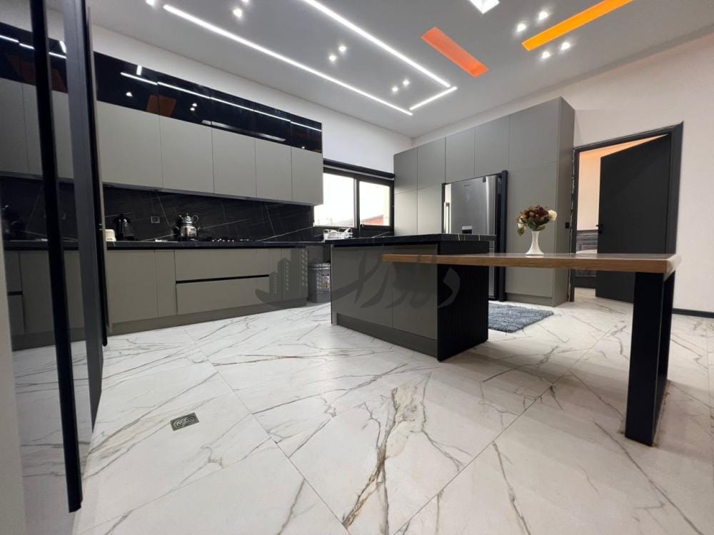 ویلا مدرن شهرکی فول امکانات