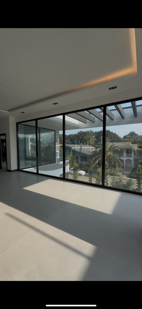 فروش ویلا مدرن شهرکی ساحلی با استخر اختصاصی