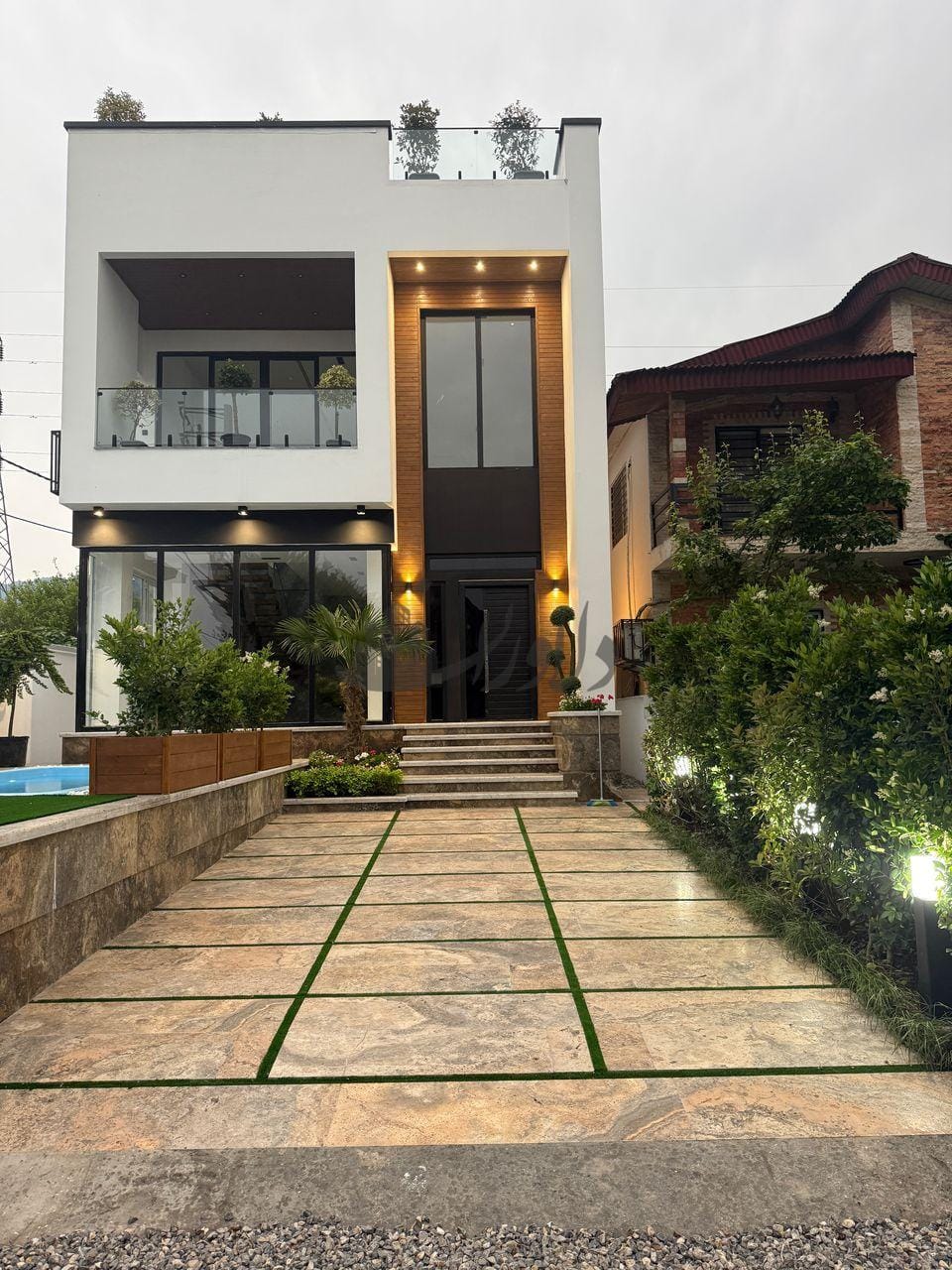 فروش ویلا لوکس در نخ شمال – سند تک برگ و استخر چهار فص